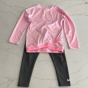 Nike Shirt & Pants Set 4T